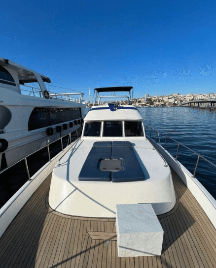 Ayvansaray Kalkışlı Kiralık Özel Yapım 17M Motoryat