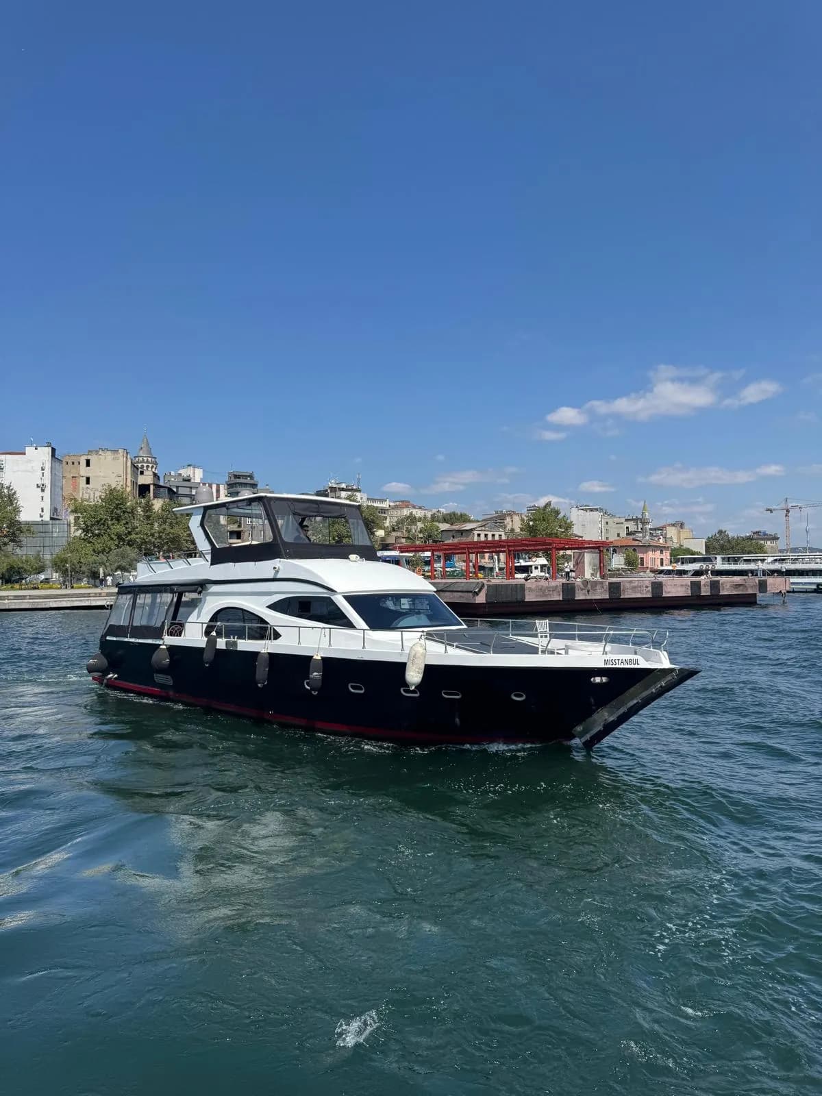 23 Kişilik Lüks Motoryat Kiralama